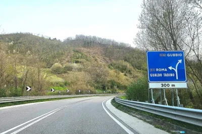 Segnaletica Pontericcoli, proteste tra Umbria e Marche: “Scelta incomprensibile che penalizza la Contessa e Gubbio”