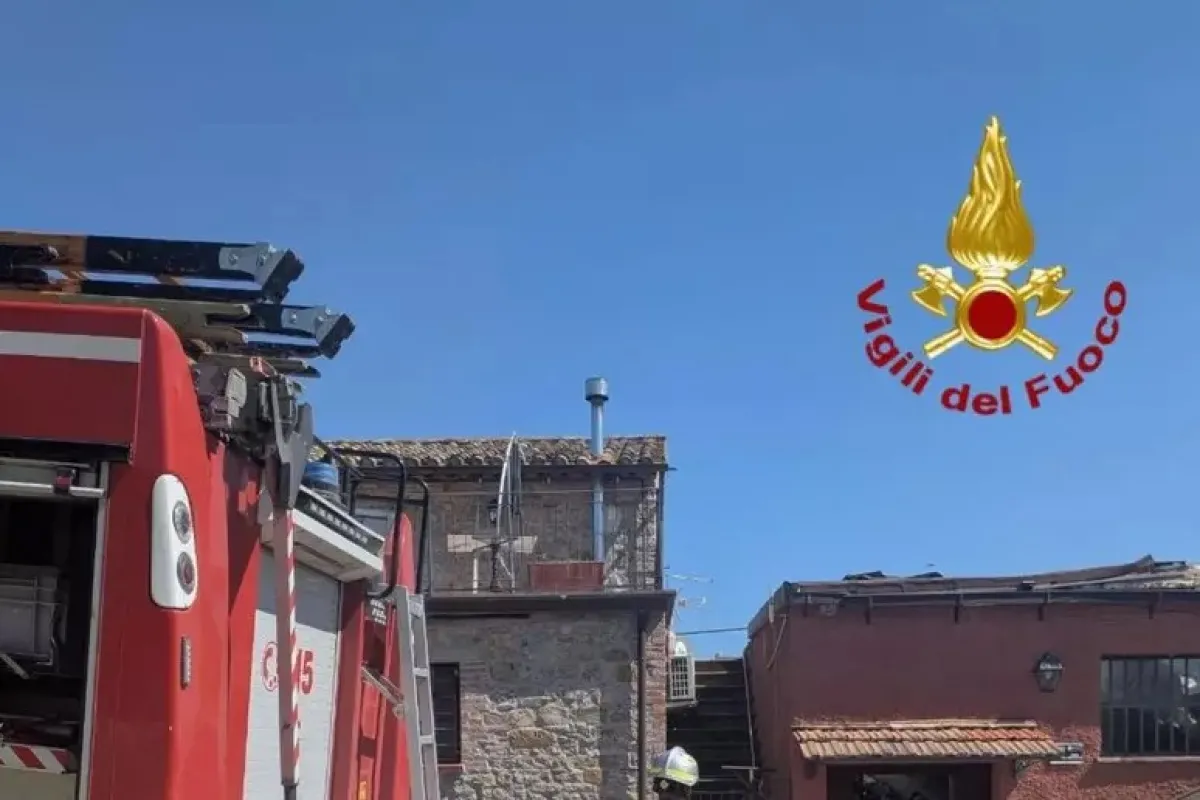 Magione, crolla il solaio di una struttura ricettiva. Salvata la persona che era rimasta intrappolata