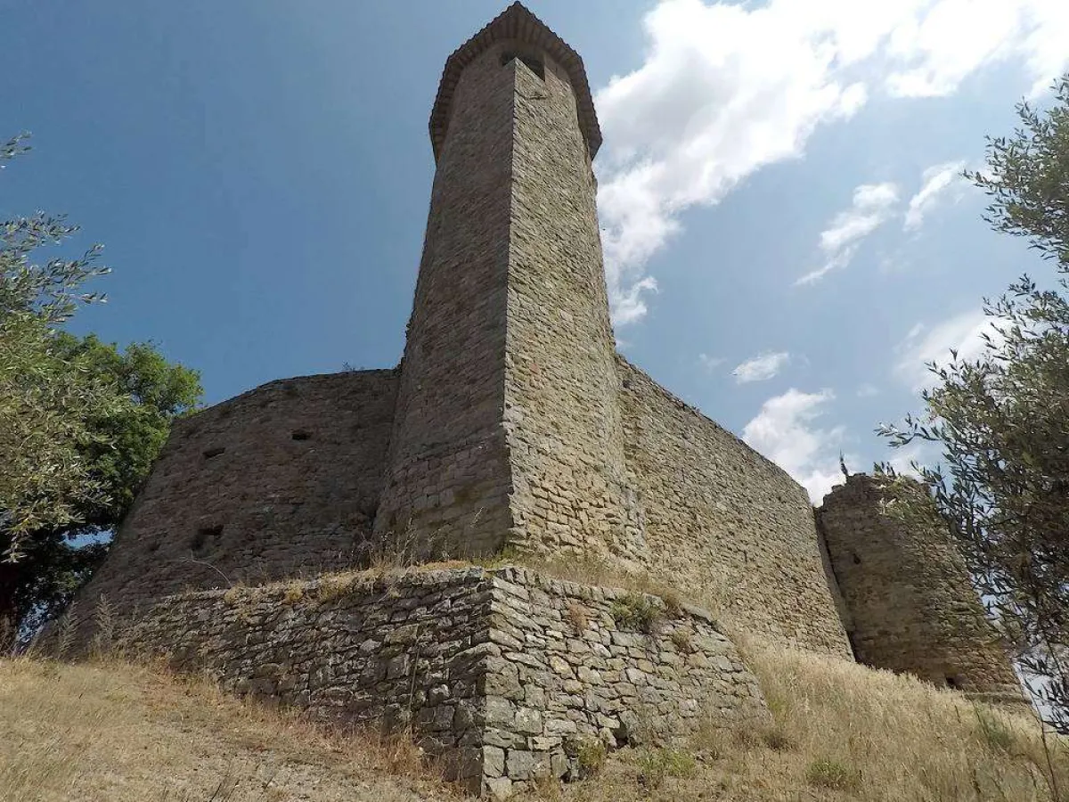 Piegaro, accessi bloccati e beni in rovina a Cibottola: Peltristo e Pinzo attaccano, “Indifferenza generalizzata da parte delle istituzioni coinvolte”