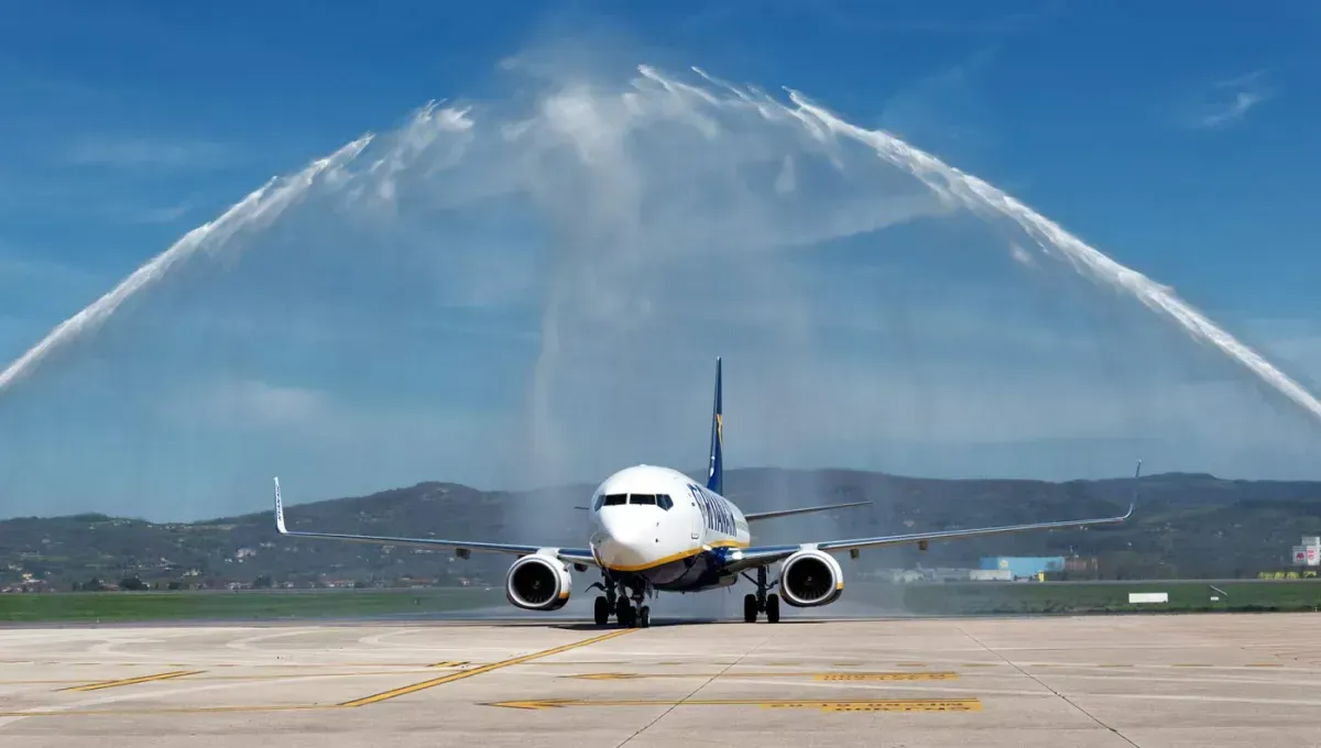 Aeroporto dell’Umbria, nessuna cancellazione per la crisi carburanti: “Segnale di fiducia delle compagnie”