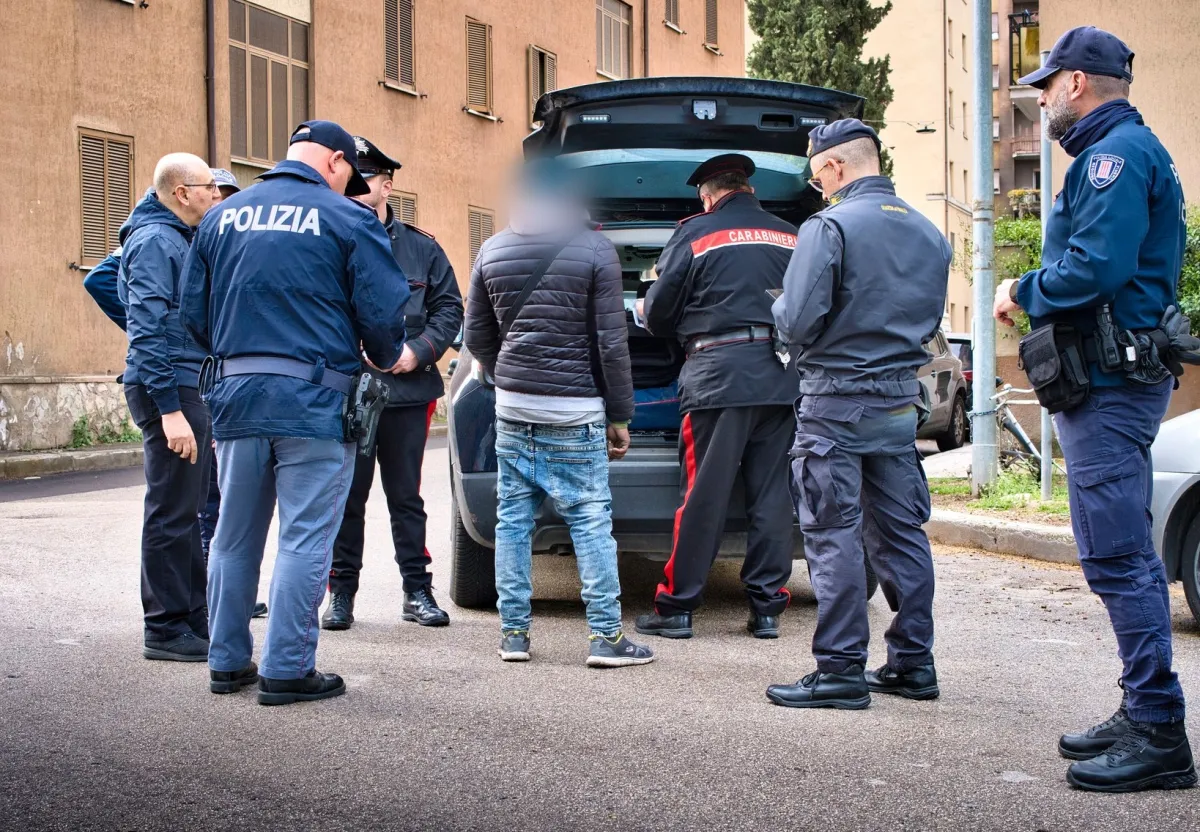 Terni, blitz della movida nel sabato sera: 75 identificati e 51 multe. Scattano divieti di ritorno e di accesso alla città