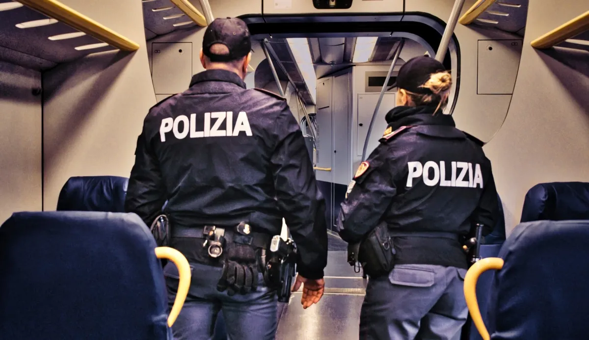 Furti seriali sui regionali Roma-Terni: ruba valigie in corsa e scende a Narni. Arrestato a Terni 31enne irregolare