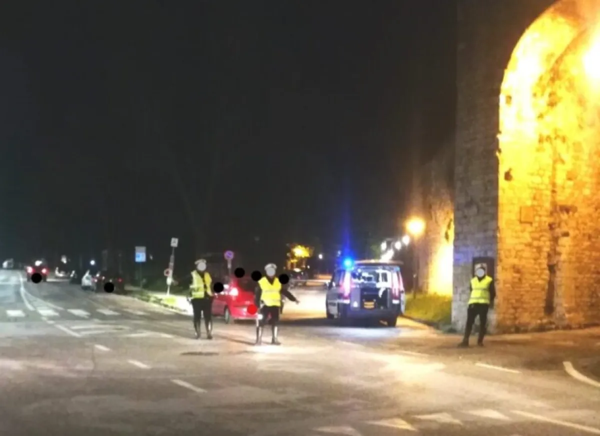 Gubbio, motorini senza regole: inseguimento, agente ferito e mezzo confiscato. Serve un giro di vite