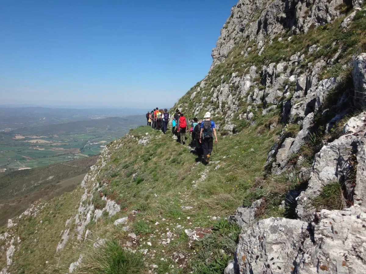  “Percorsi dentro la terra”, successo per l’escursione speleologica a Gualdo Tadino tra natura e storia