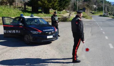 Terni, tentato furto in villa con roncola e cocaina: arrestato 23enne marocchino. Fuga dei complici