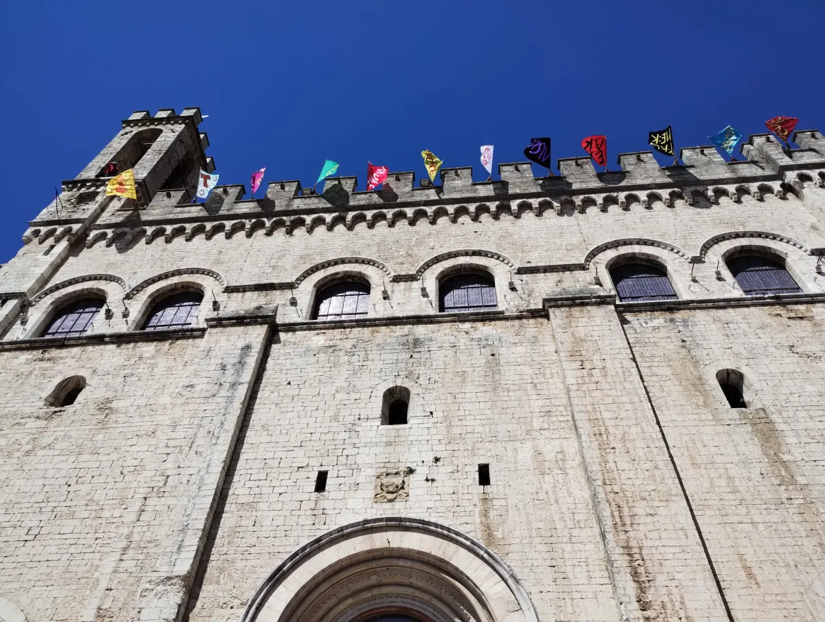  Gubbio celebra il 25 Aprile tra memoria e tradizione: Campanone e Sbandieratori protagonisti