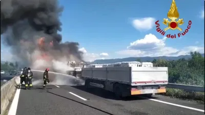 Raccordo Terni-Orte, mezzo pesante in fiamme. Disagi per il traffico