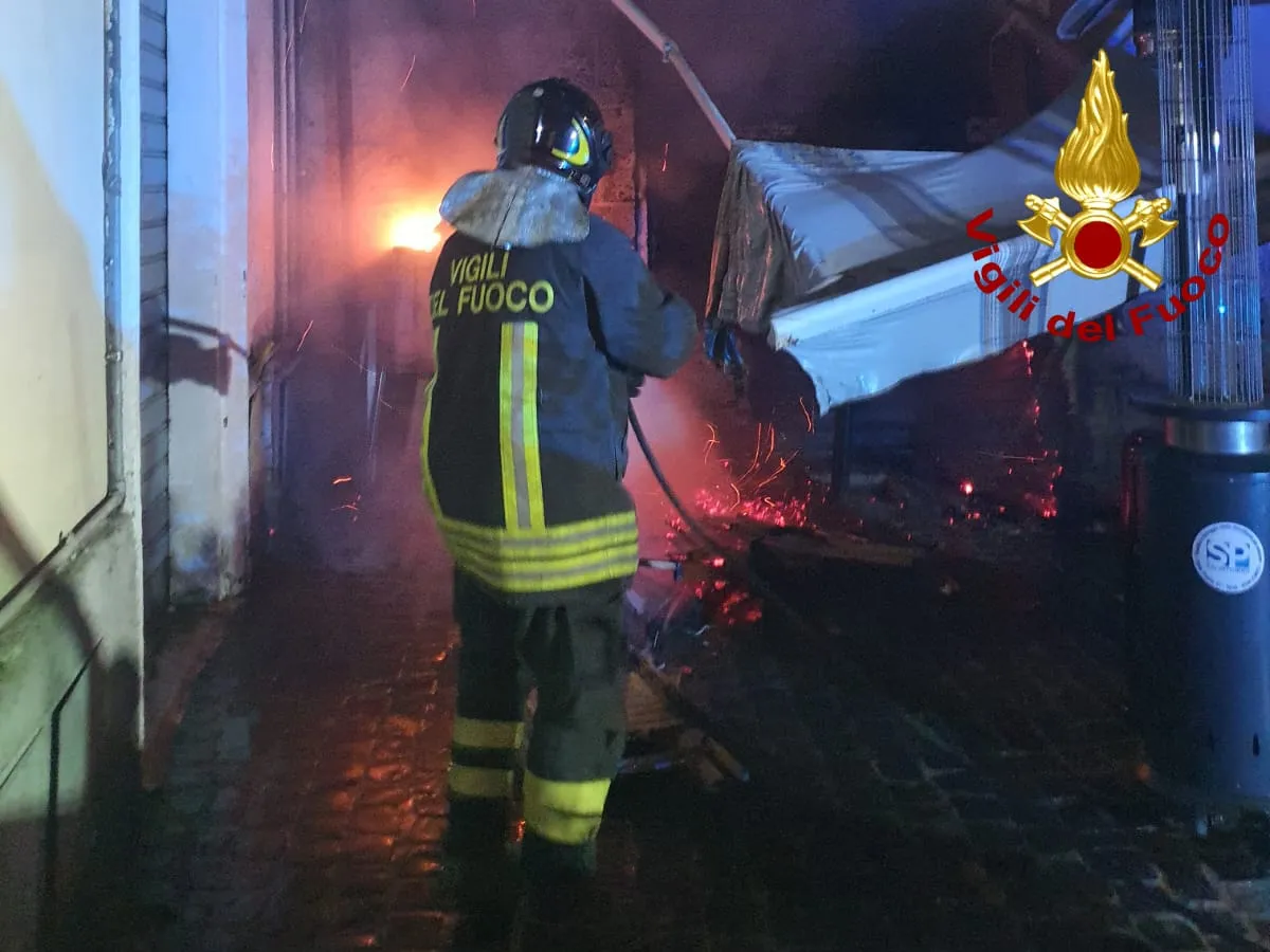 Spoleto, incendio a Bazzano: nessuna persona coinvolta