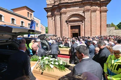 Magione, la lettera dei genitori dei gemelli folgorati:  Dolore incolmabile ma la vostra vicinanza ci aiuterà 