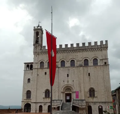 Gubbio, restauro del Palazzo dei Consoli: pronto il progetto da 1,5 milioni tra facciata e nuova illuminazione