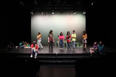 Progetto Mandela, 38 anni di palco e di città: al Teatro Secci di Terni il “Circo dei Balocchi” che ci guarda allo specchio