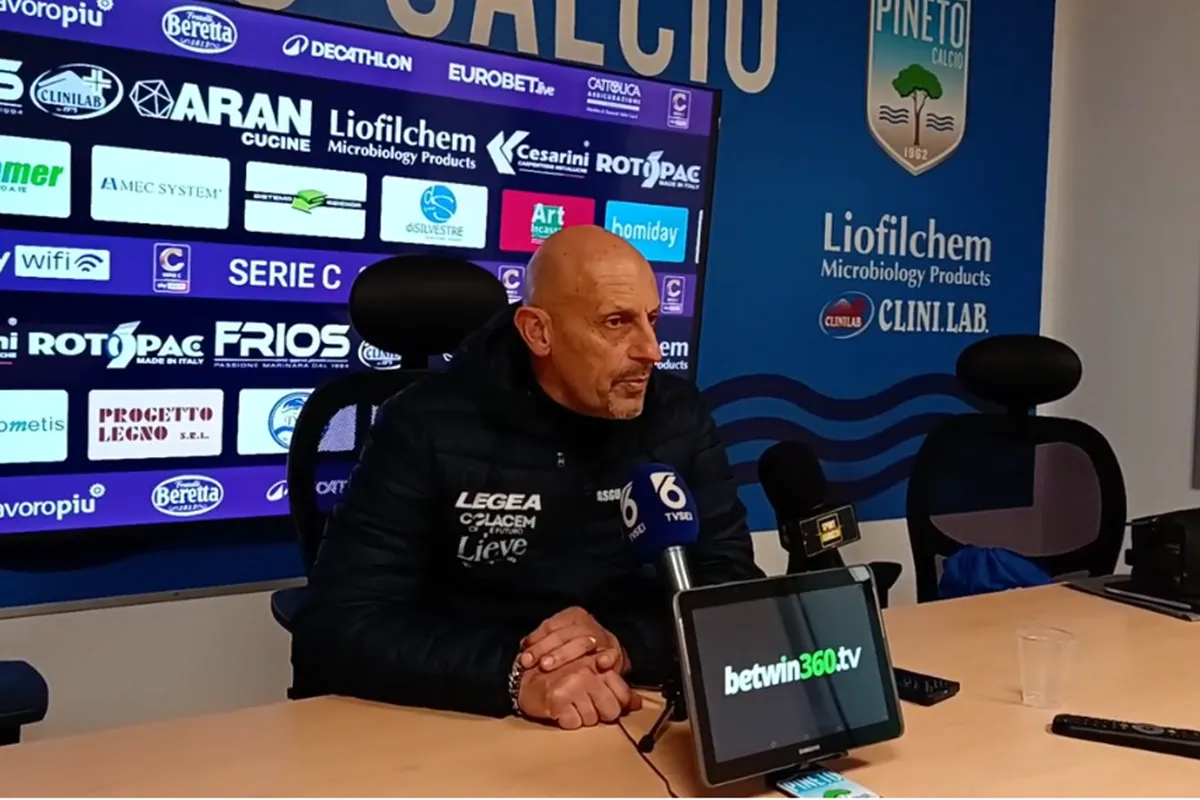 Pineto-Gubbio 2-1, mister Di Carlo: "Non abbiamo demeritato, ho ringraziato la squadra perché è andata oltre quello che poteva fare"