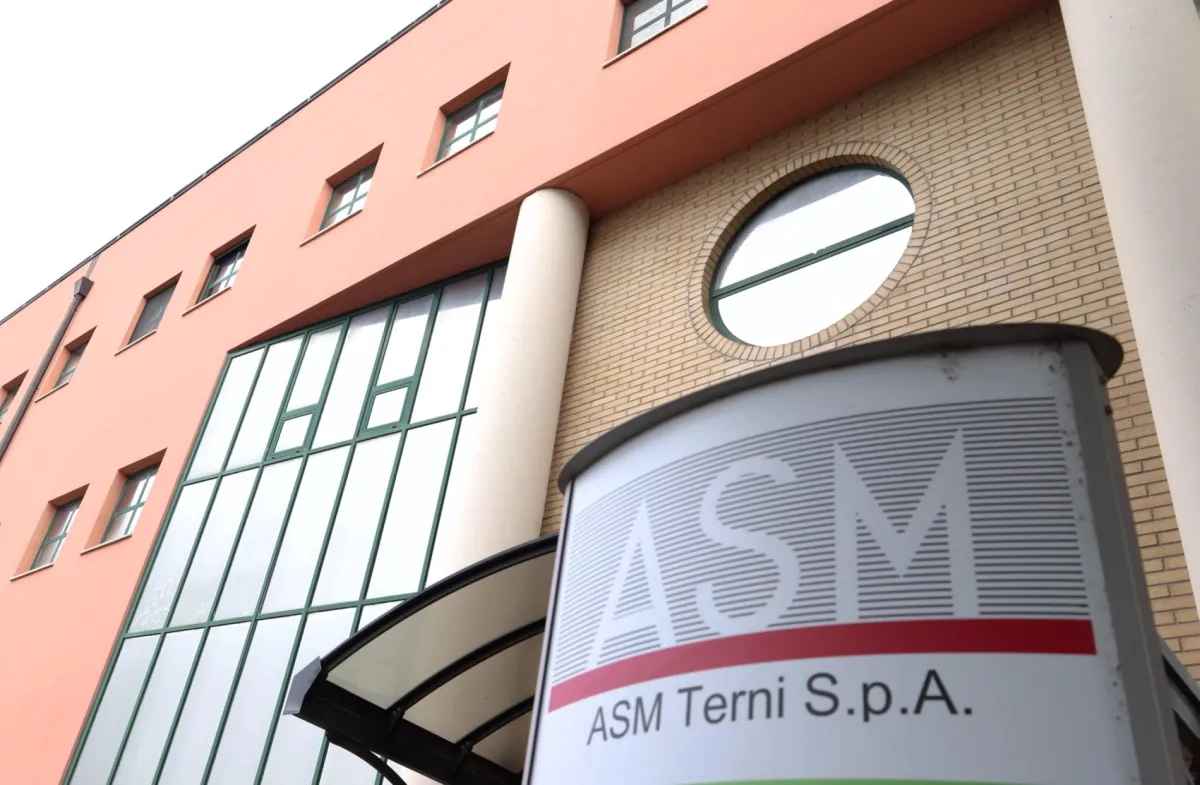 Maxi blackout a Terni, disservizio elettrico dal centro a Piediluco: tecnici Asm al lavoro sulla cabina primaria di Villa Valle