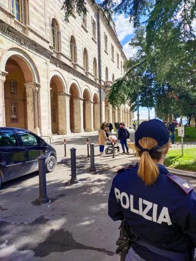 Perugia, ventenne sorpreso a passeggiare con una mazza da baseball. Denunciato