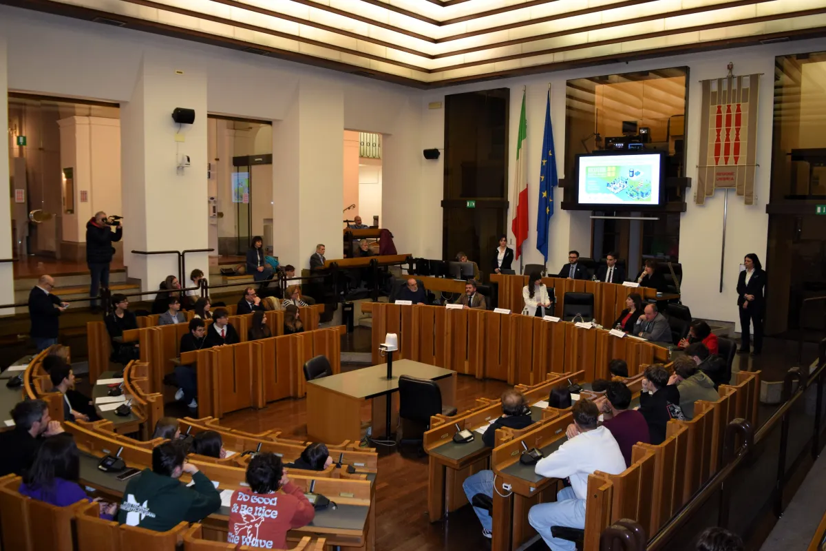 Sanità Umbria, la Giunta Proietti chiude il 2025 con un utile di 100mila euro ma l’opposizione denuncia un disavanzo nascosto da 233 milioni