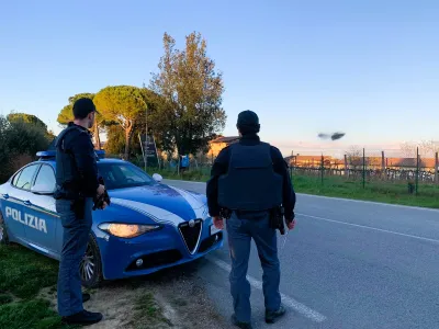 Perugia, cocaina nascosta in auto durante un controllo: denunciato un 22enne
