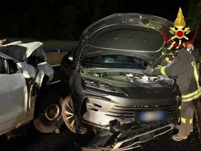 Terni, paura sulla SS3: incidente tra due mezzi, occupanti illesi