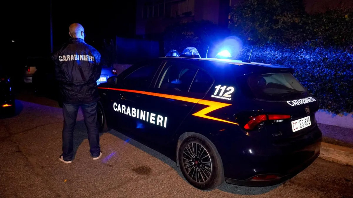 Gubbio, furto nella notte al centro commerciale: colpita una tabaccheria e un negozio di cellulari