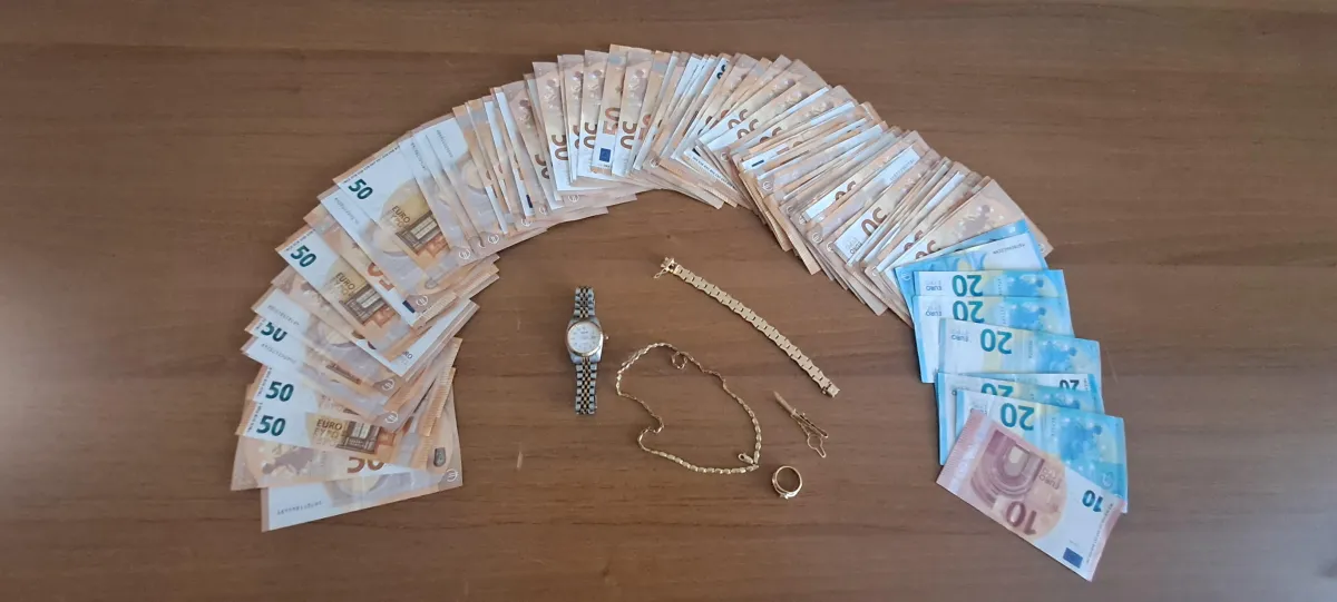 Spoleto, finge di essere un carabiniere e truffa un’anziana: arrestato 21enne dopo il ritiro di soldi e gioielli