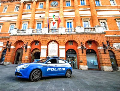 Foligno, morde un poliziotto durante il controllo al bar: arrestato 20enne
