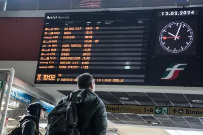 Caos treni in Umbria da lunedì 18 maggio: cancellazioni, bus e deviazioni fino al 13 giugno. I pendolari: “Primavera nera”