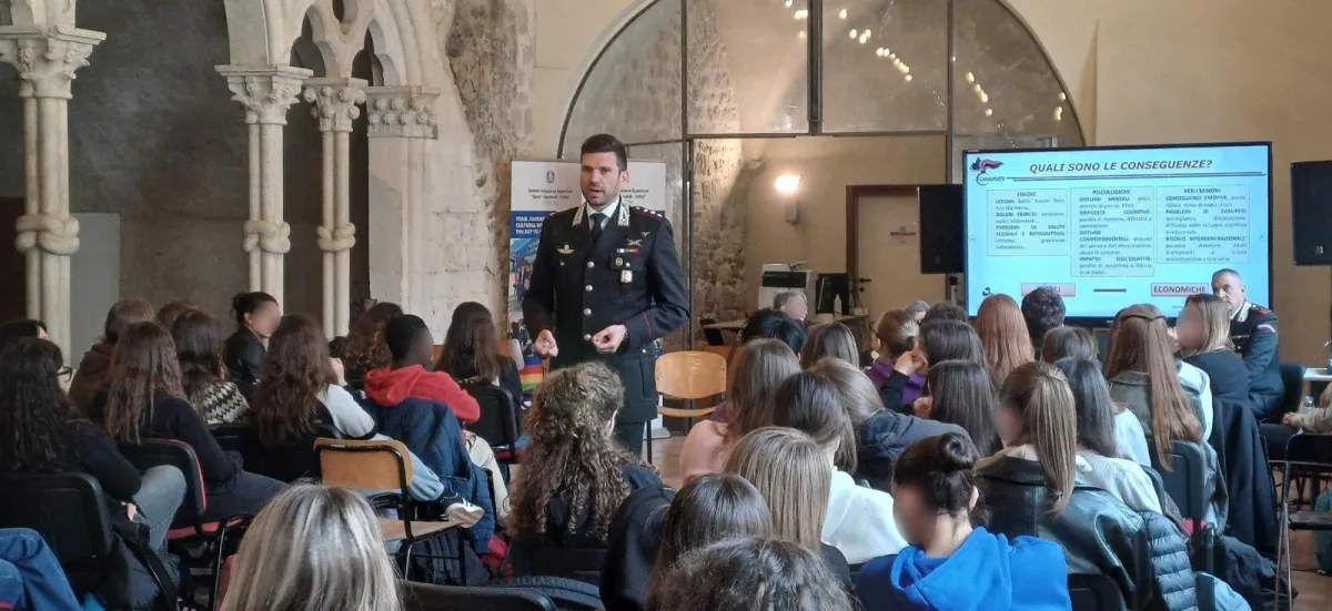 Educazione alla legalità nelle scuole del comprensorio spoletino. I Carabinieri: "Studenti interessati e curiosi"