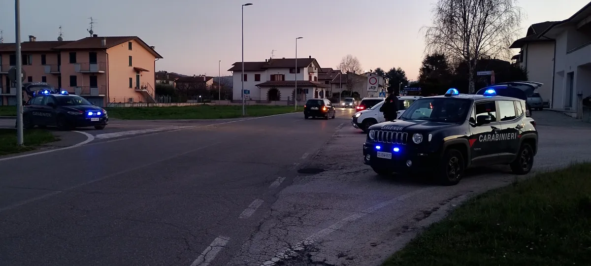 Quasi mezzo chilo di cocaina nella cassapanca: blitz dei carabinieri a Montecchio, 56enne ai domiciliari