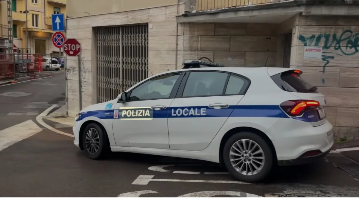 Perugia, rifiuti pericolosi abbandonati vicino a un asilo. Sequestrata autocarrozzeria abusiva