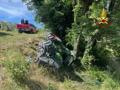 Montefalco, uomo si ribalta col trattore: elitrasportato a Perugia