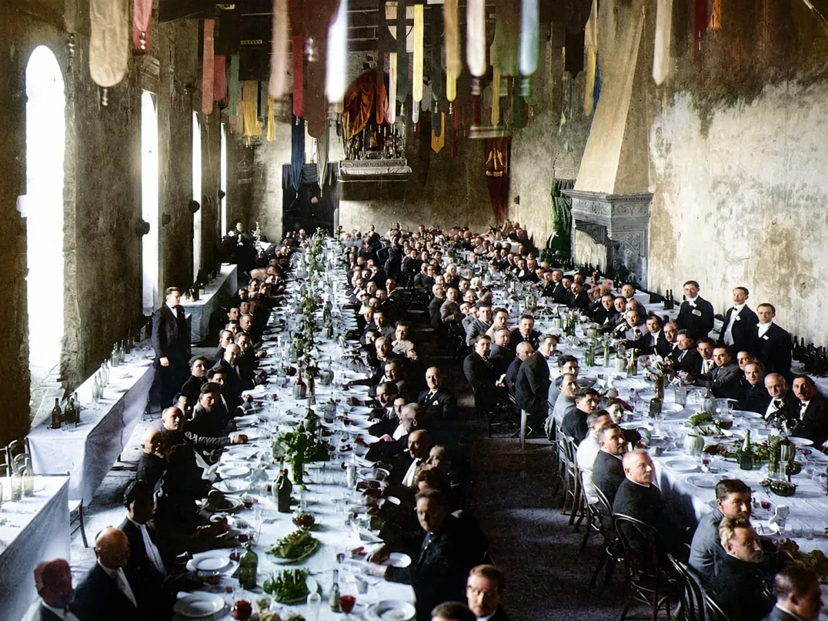  Palazzo Ducale di Gubbio nel Novecento: il secolo del recupero prima dell’Alzata dei Ceri del 1926