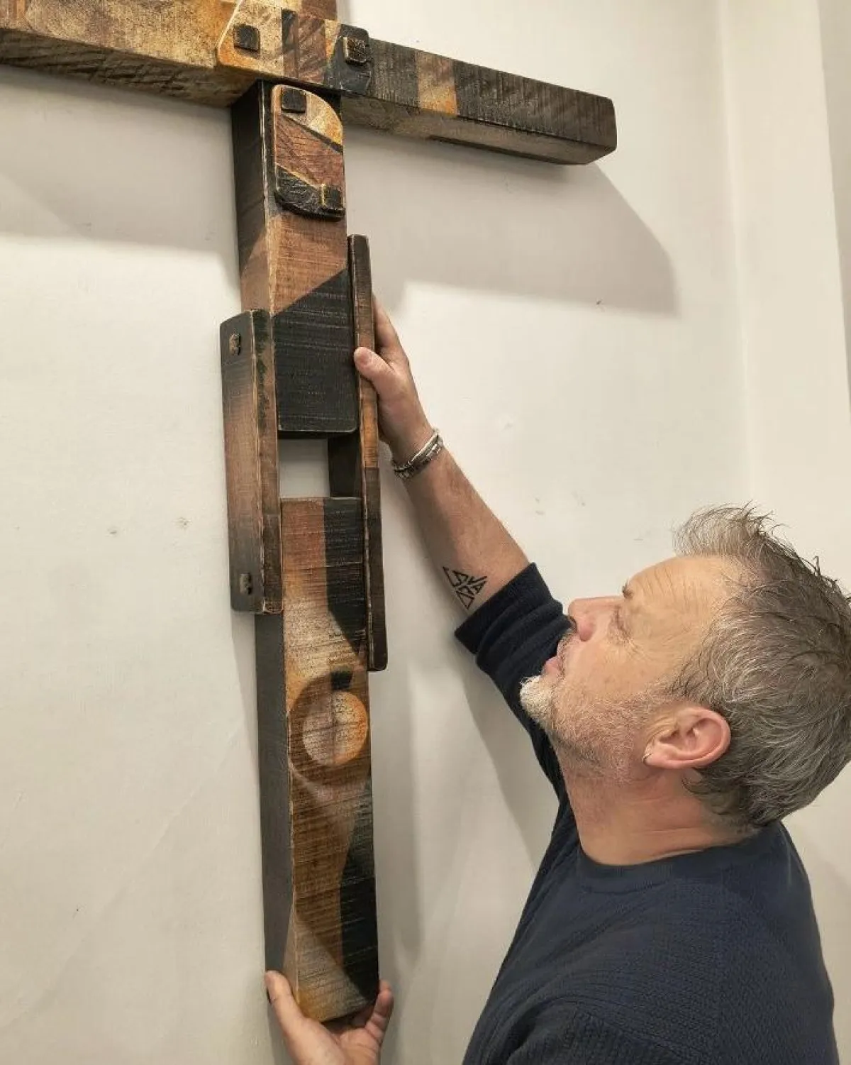 La poetica di Valentino Carboni tra materiali poveri e nuovi significati. A Terni la mostra 'Scarti'