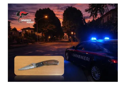 Foligno, prende a calci i portoni e poi aggredisce i Carabinieri. Aveva anche un coltello, arrestato 29enne
