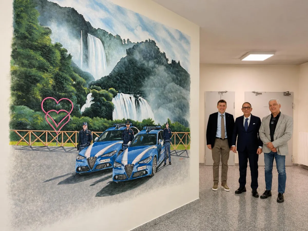 Terni, due nuovi murales in Questura. Con l'arte ambienti più accoglienti per personale e cittadini