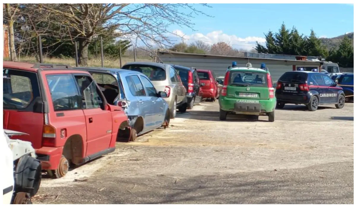 Blitz dei Carabinieri a Gualdo Tadino: olio esausto e scarti speciali nell'officina, denunciato il titolare