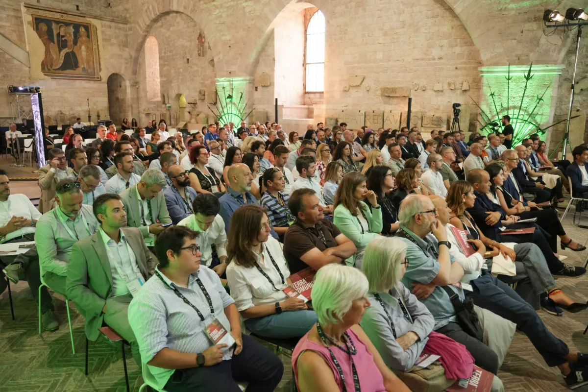 Gubbio capitale della sostenibilità sociale: dal 21 al 28 giugno torna il festival dedicato ai “Confini”