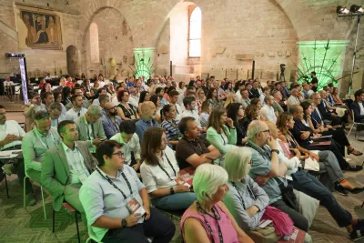 Gubbio capitale della sostenibilità sociale: dal 21 al 28 giugno torna il festival dedicato ai “Confini”