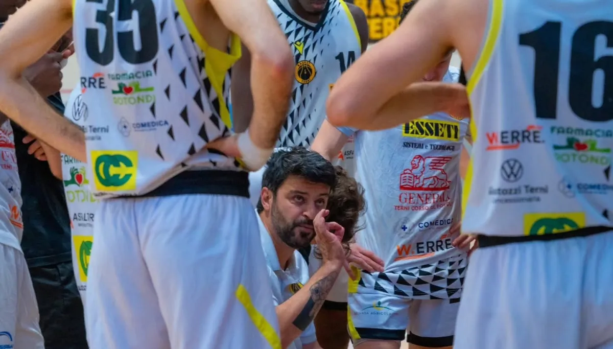 Basket, Esseti Terni travolge Sassari in gara 1 dello spareggio: la B è più vicina