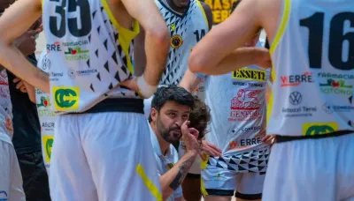 Basket, Esseti Terni travolge Sassari in gara 1 dello spareggio: la B è più vicina
