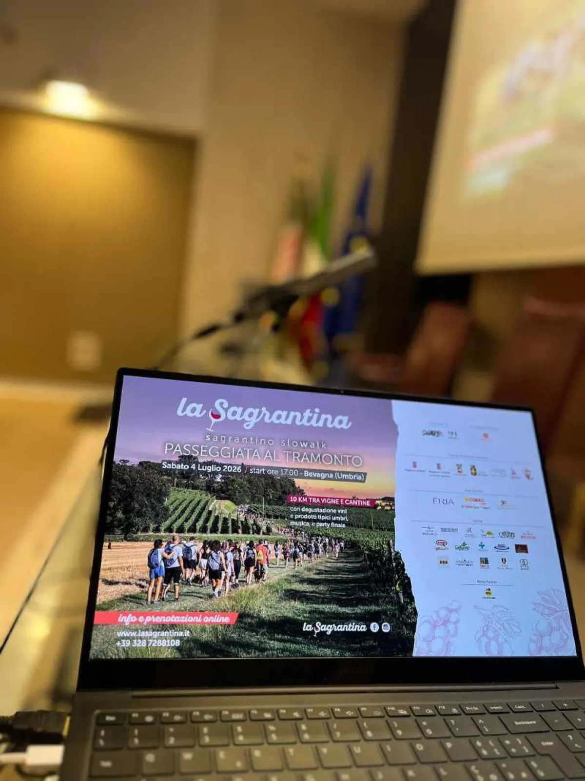Sagrantina 2026, torna la “slow walk” tra le colline del Sagrantino: un percorso esperienziale tra vigne, cantine e piazze storiche