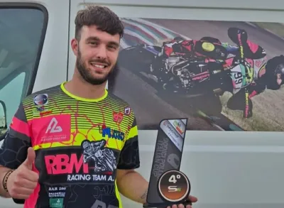 Gas in pista, cuore al cielo: l'eugubino Filippetti insegue il sogno tricolore Pitbike per l'amico Alessio Gigli