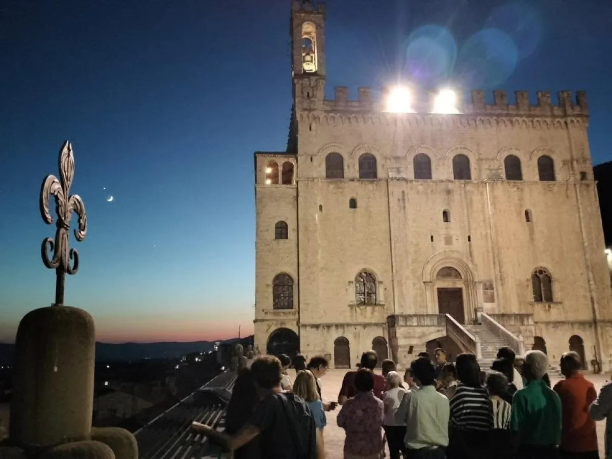 Gubbio Sotto le Stelle, successo per la prima Star Walk: sessanta partecipanti alla scoperta del cielo sopra la città
