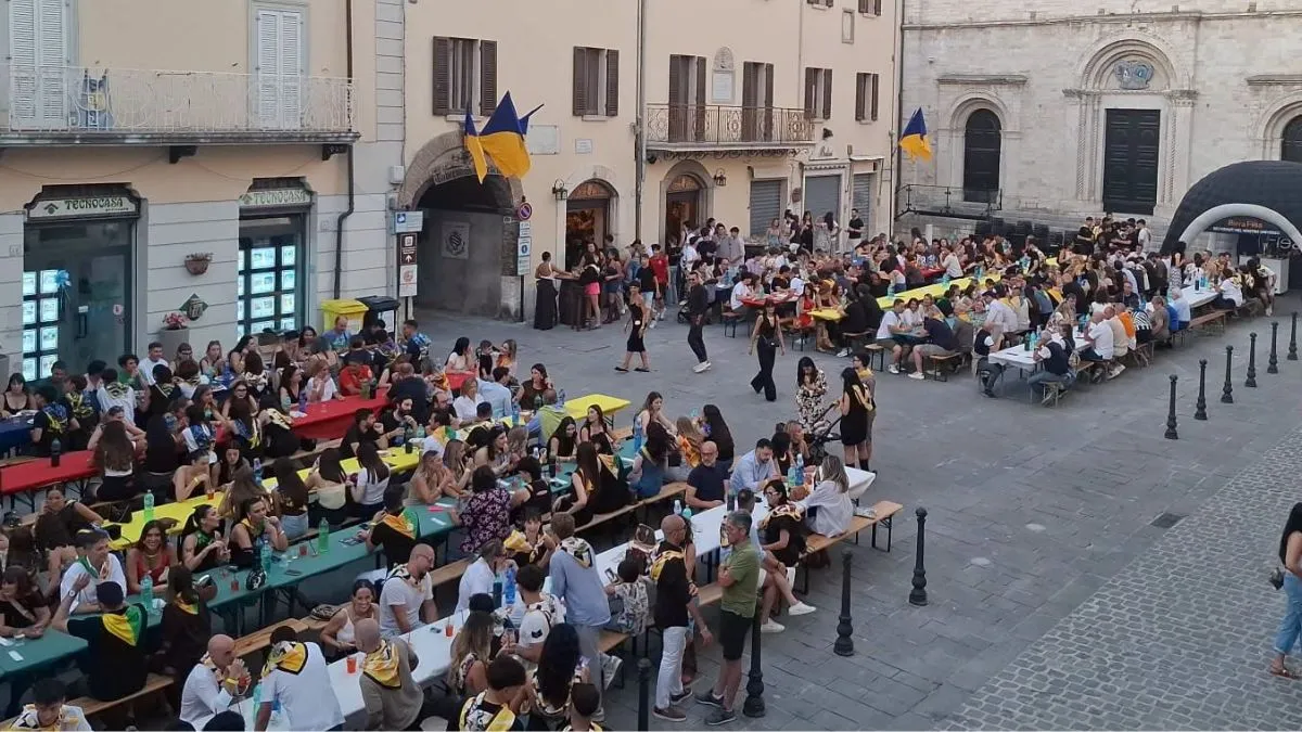 Giochi de le Porte, la Cena dei 100 Giorni accende l’attesa: Gualdo Tadino entra nel clima del Palio