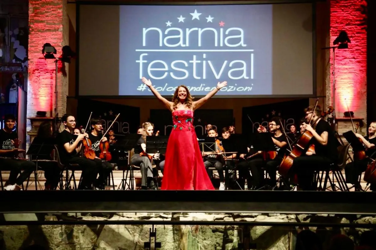 Narnia Festival, la 15ª edizione porta a Narni Gerini, Giletti e Vanzina: oltre 50 eventi tra musica e arti