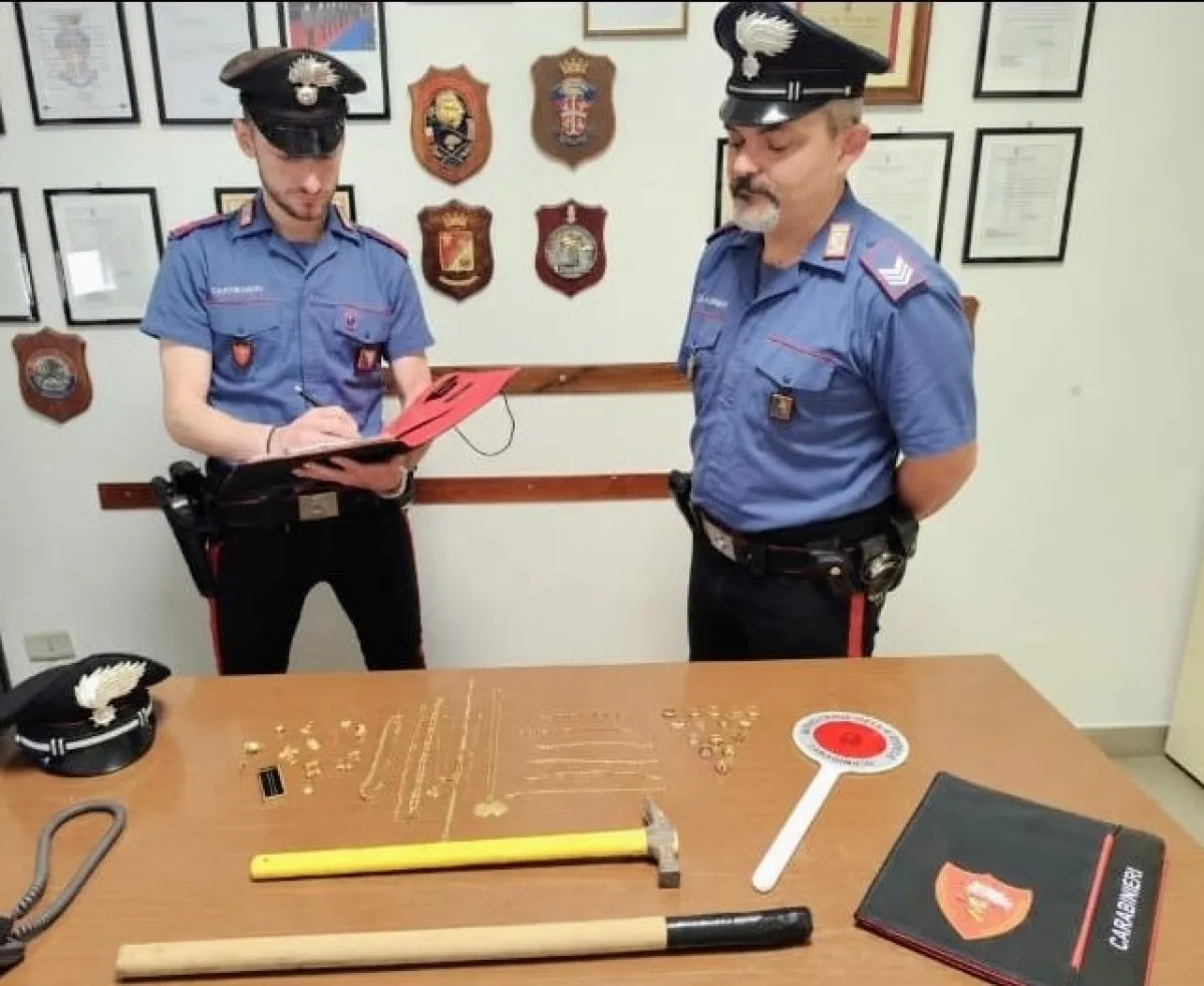 Amelia, truffa a due donne con la tecnica del falso finanziere: tre arresti e gioielli recuperati dai Carabinieri