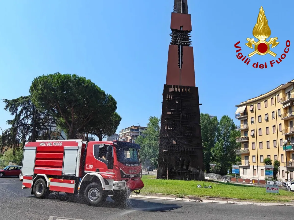 Caldo estremo, Terni corre ai ripari: autobotti dei Vigili del Fuoco e piano straordinario di Asm per mitigare le temperature