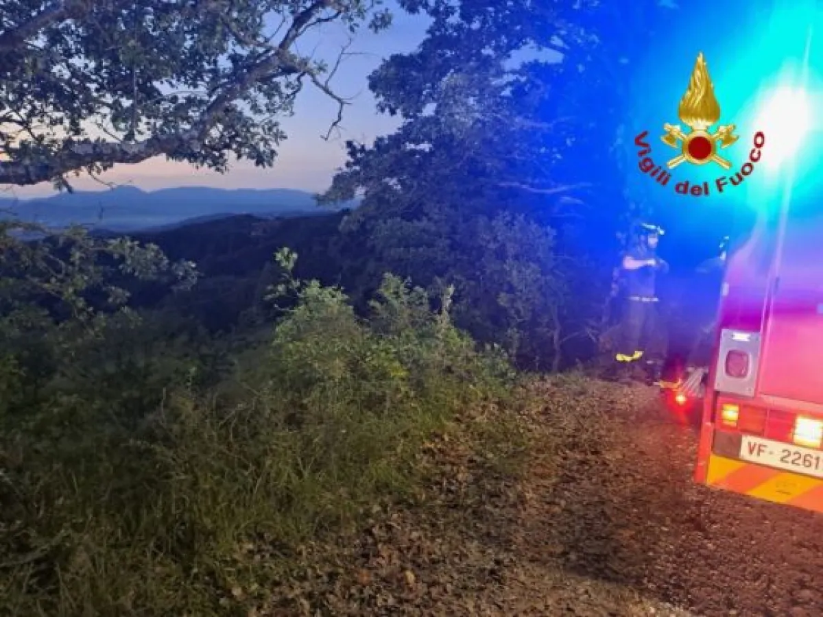 Auto si ribalta a Monteluiano: conducente salvato dai Vigili del Fuoco e trasportato con l'elisoccorso a Perugia