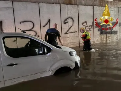 Violento nubifragio su Terni, automobilista intrappolato nel sottopasso allagato di via della Pernice: salvato dai Vigili del Fuoco