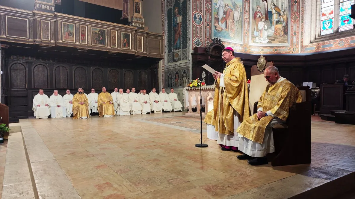 Diocesi di Gubbio, il vescovo Paolucci Bedini nomina i nuovi parroci: prende forma il progetto “Vino nuovo in otri nuovi”