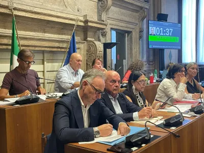 Terni, il sindaco Bandecchi interviene in consiglio comunale dopo l’inchiesta: “Basta show mediatici”