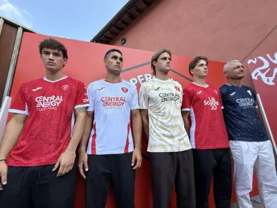 Perugia, il Grifo veste la sua storia: svelate le nuove maglie tra tradizione, identità e orgoglio biancorosso